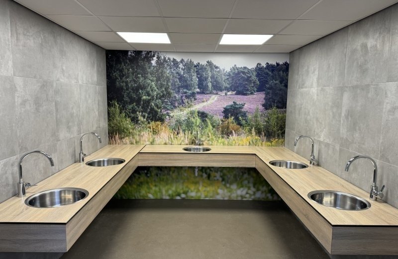 Neues Sanitärgebäude und Geschirrspülbereich